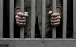Μαρτυρία-σοκ του φυλακισμένου στην Πάτρα - &quot;Mε χειρούργησαν με χειροπέδες...&quot;
