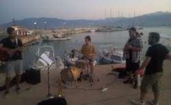 Άστρος : Καταγγελία ακόμα και στην μπάντα που έπαιζε στο Λιμάνι
