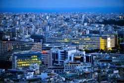 «Σκοτώνουν» τα ακίνητά τους για μια… χούφτα ευρώ οι Έλληνες: Ακίνητα και οικόπεδα πωλούνται έναντι 2 χιλιάδων ευρώ!