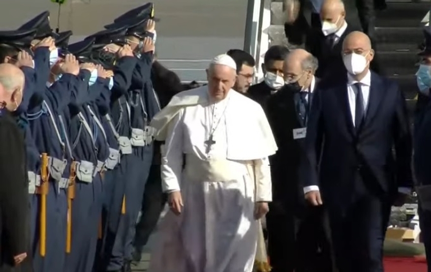 Έφτασε στην Αθήνα ο Πάπας Φραγκίσκος