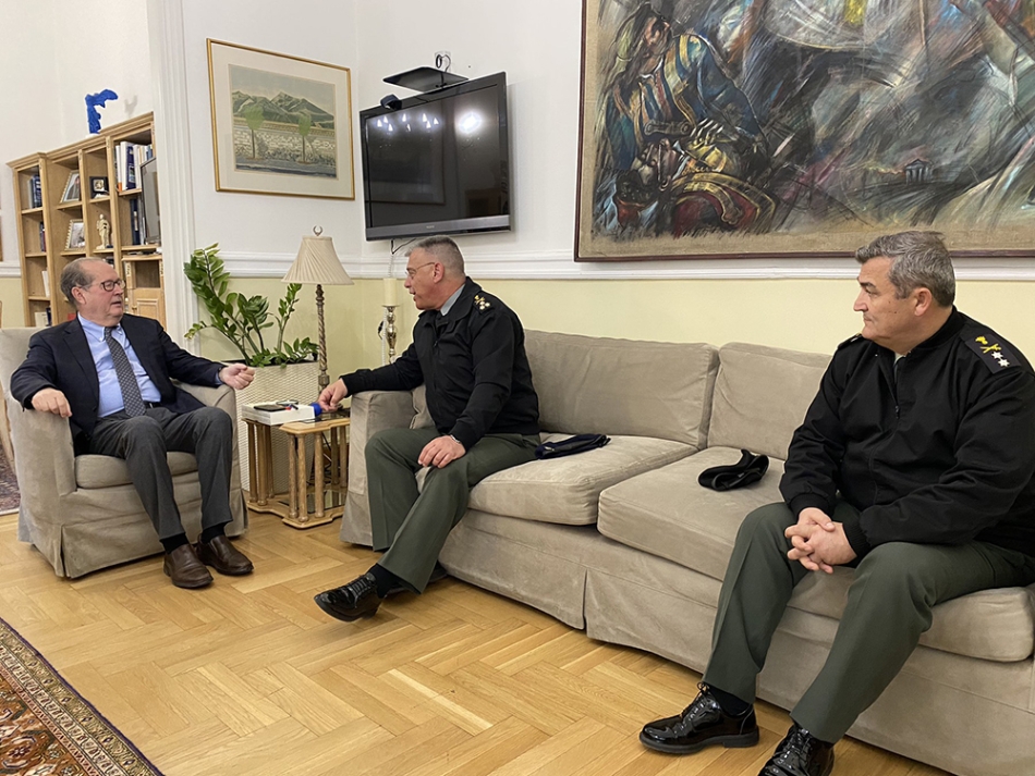 Συνάντηση του περιφερειάρχη Πελοποννήσου με τον απερχόμενο και τον νέο διοικητή ΔΙΚΕ