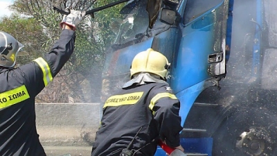 Πυρκαγιά σε φορτηγό αυτοκίνητο στο Άργος