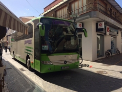 Τουριστικό λεωφορείο εγκλωβίστηκε στους δρόμους της Τρίπολης (pics)