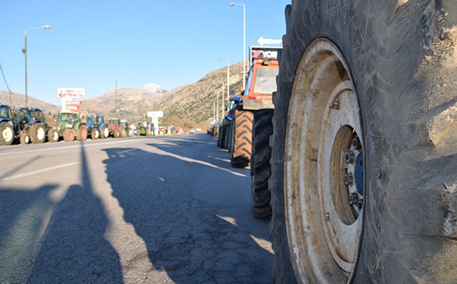 Aποκλεισμό και σήμερα (20/02) της εθνικής οδού Τρίπολης -Κορίνθου στο ύψος των διοδίων της Νεστάνης