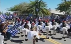 Οι Έλληνες της Φλόριντα τιμούν την Σημαία και Το Έθνος (video)