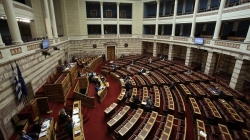 Βουλή: Ψηφίστηκε με 148 «ναι» η αλλαγή ταυτότητας φύλου από τα 15