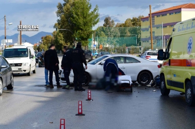 Ναύπλιο: Σύγκρουση αυτοκινήτου με μηχανάκι delivery