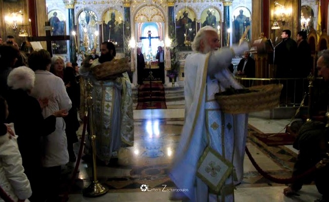 Η πρώτη Ανάσταση στον ιερό ναό Αγίου Βασιλείου στην Τρίπολη (pics)