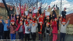 Δώρα σε όλα τα παιδιά των Δημοτικών Σχολείων Νέας Φιγαλείας - Ανδρίτσαινας και Λεύκης, μοίρασε και φέτος ο Άι Βασίλης (pics)