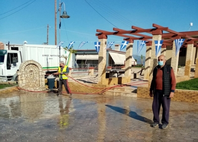 Καθαριότητα και πλύσιμο δρόμων και πλατειών από το Δήμο Ναυπλιέων