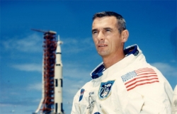Eugene Cernan, ο τελευταίος άνθρωπος που περπάτησε στο φεγγάρι απεβίωσε