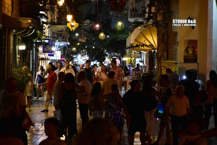 Η &quot;Λευκή Νύχτα&quot; μετατράπηκε στην πόλη του Ναυπλίου σε μια μεγάλη γιορτή (pics)