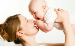 Ο μητρικός θηλασμός μειώνει τον κίνδυνο για έκζεμα