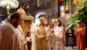 Αρχιερατική Θ. Λειτουργία στον Ι. Ναό Αγίας Τριάδας Ναυπλίου (pics - video)