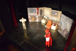 Παιδική παράσταση ( Στα ίχνη του Αι Βασίλη) στο Μαλλιαροπούλειο Θέατρο Τρίπολης.