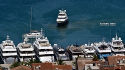 Άρχισαν να καταφθάνουν τα πολυτελή γιοτ στο Ναύπλιο για το 5ο Mediterranean Yacht Show