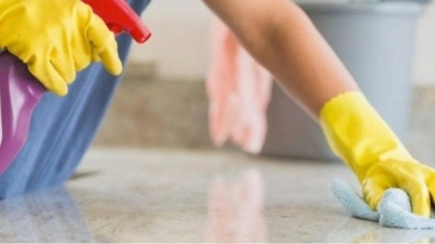 Οικονόμου: Προσλαμβάνονται 15,5 χιλιάδες καθαρίστριες για τη νέα σχολική χρονιά