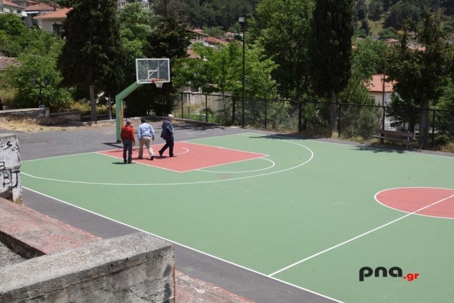 Δημιουργία αθλητικών υποδομών για τα παιδιά του χωριού της Νεστάνης από το Δήμο Τρίπολης (video - pics)
