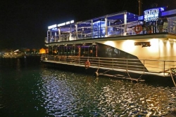 Πλωτό εστιατόριο 600 θέσεων στο λιμάνι της Καλαμάτας