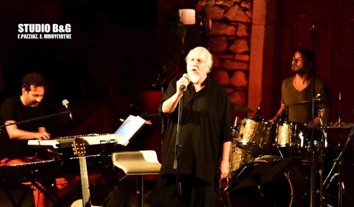 Μαγική η συναυλία του Διονύση Σαββόπουλου με πανσέληνο στο Παλαμήδι (video - pics)