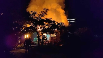 Ναύπλιο: Πυρκαγιά κατέστρεψε σπίτι στον Αγ. Αδριανό (vid)