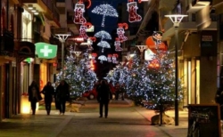 ΤΡΙΠΟΛΗ: Διευκρινίσεις για τον στολισμό χριστουγεννιάτικων δέντρων