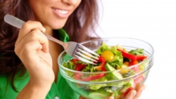 Τροφές που καίνε λίπος και βοηθούν για επίπεδη κοιλιά