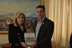 Εθιμοτυπική επίσκεψη στον Δήμαρχο Ναυπλιέων από την Πρόεδρος του Συλλόγου «ΕΛΠΙΔΑ», κυρία Μαριάννα Β. Βαρδινογιάννη