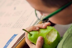 Δωρεάν φρούτα σε μαθητές του Δήμου Ναυπλιέων