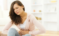 Καούρα στο στομάχι: Οι βασικοί λόγοι που την προκαλούν