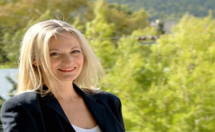 56014a00f27d2a19ead25a276617e331_XL