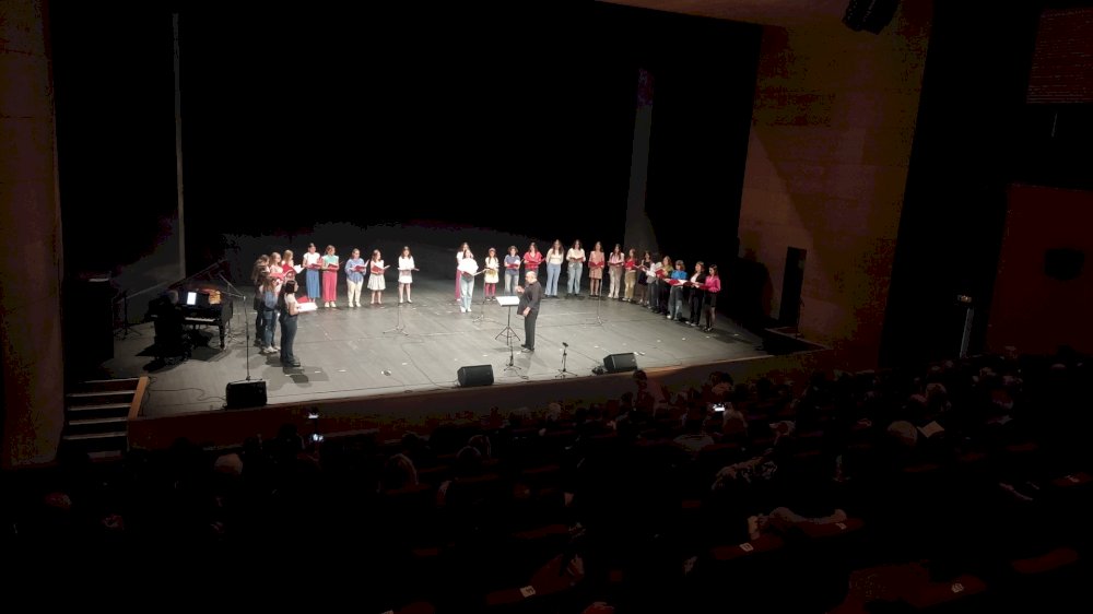 kerdise-to-cheirokrotima-tou-koinou-i-synavlia-ton-aristouchon-tou-dimotikou-odeiou-kalamatas