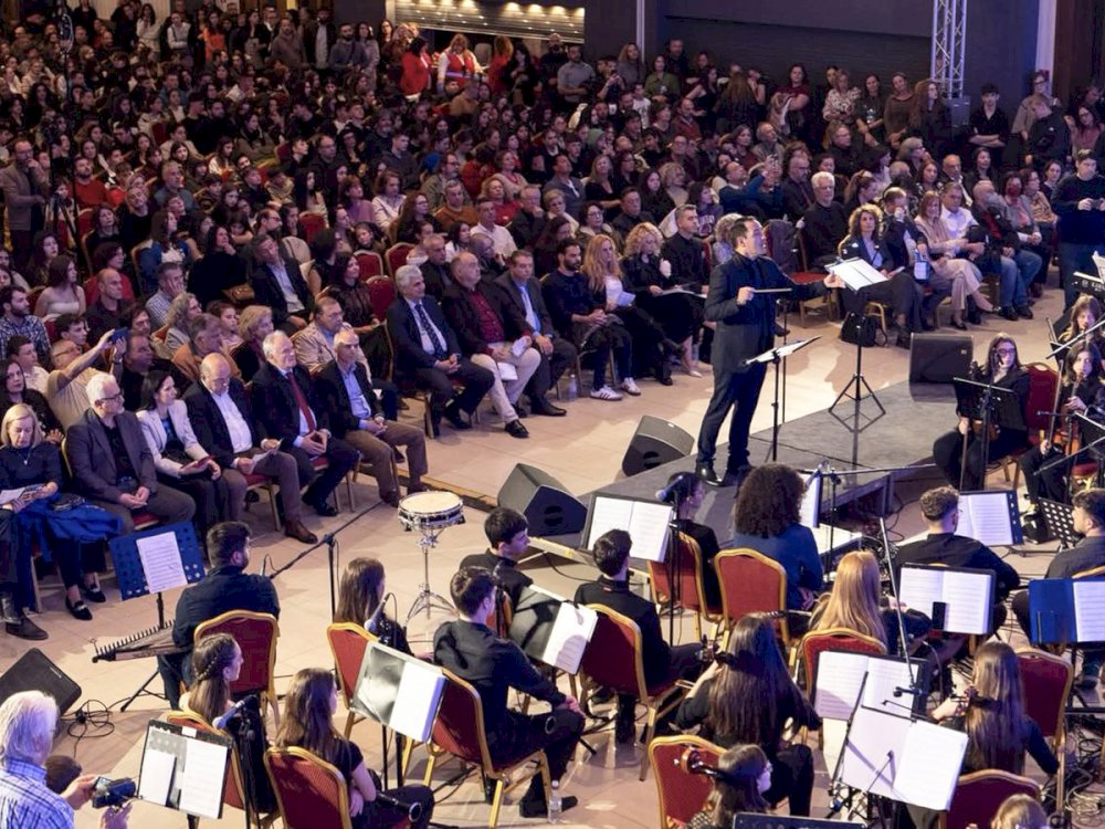 emprakti-stiriksi-tis-perifereias-peloponnisou-sto-festival-mousikon-scholeion-stin-argolida
