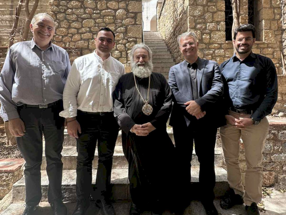 perifereia-peloponnisou-kai-iera-mitropoli-manis-se-koino-vimatismo