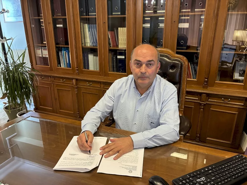 ypegrafi-i-symvasi-gia-tin-apokatastasi-tou-dromou-agias-eleousas-–-lefkakion-stin-argolida