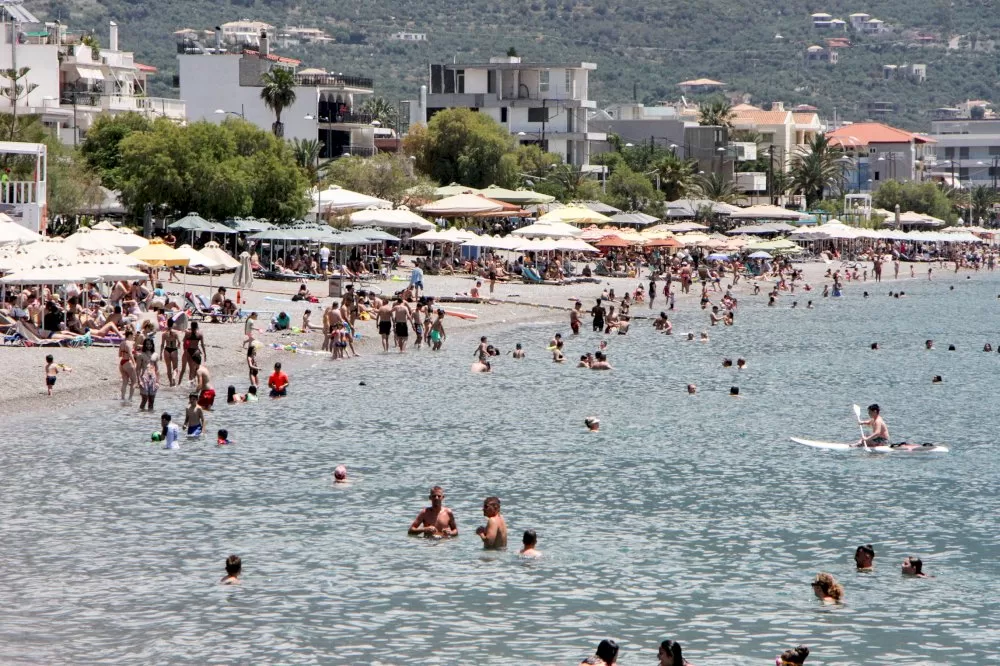 plithos-episkepton-anamenetai-stin-kalamata-to-triimero-tou-ag.-pnevmatos