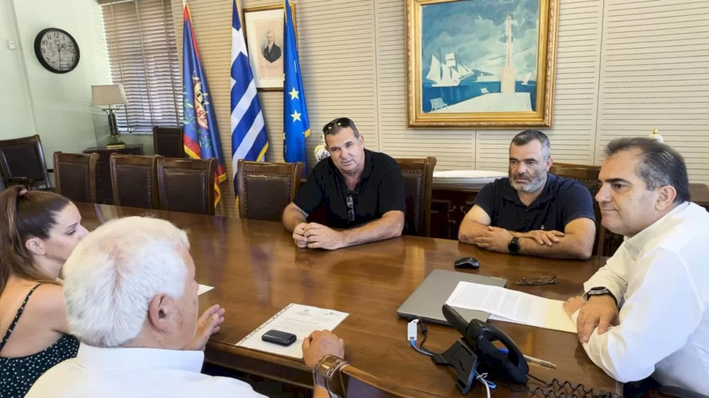 synantisi-dimarchou-kalamatas-me-ton-politistiko-syllogo-alagonias-stis-23-avgoustou-i-giorti-tis-patatas