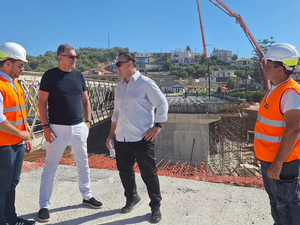 sto-ergotaksio-kataskevis-tis-neas-gefyras-tou-evrota-to-proi-tis-defteras-7-iouliou-o-antiperifereiarchis-lakonias-theodoros-veroutis