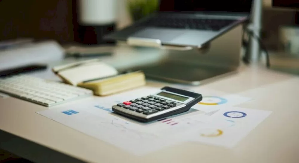oi-forologikes-ypochreoseis-mechri-to-telos-tou-mina-–-ti-ginetai-me-tis-liksiprothesmes-ofeiles