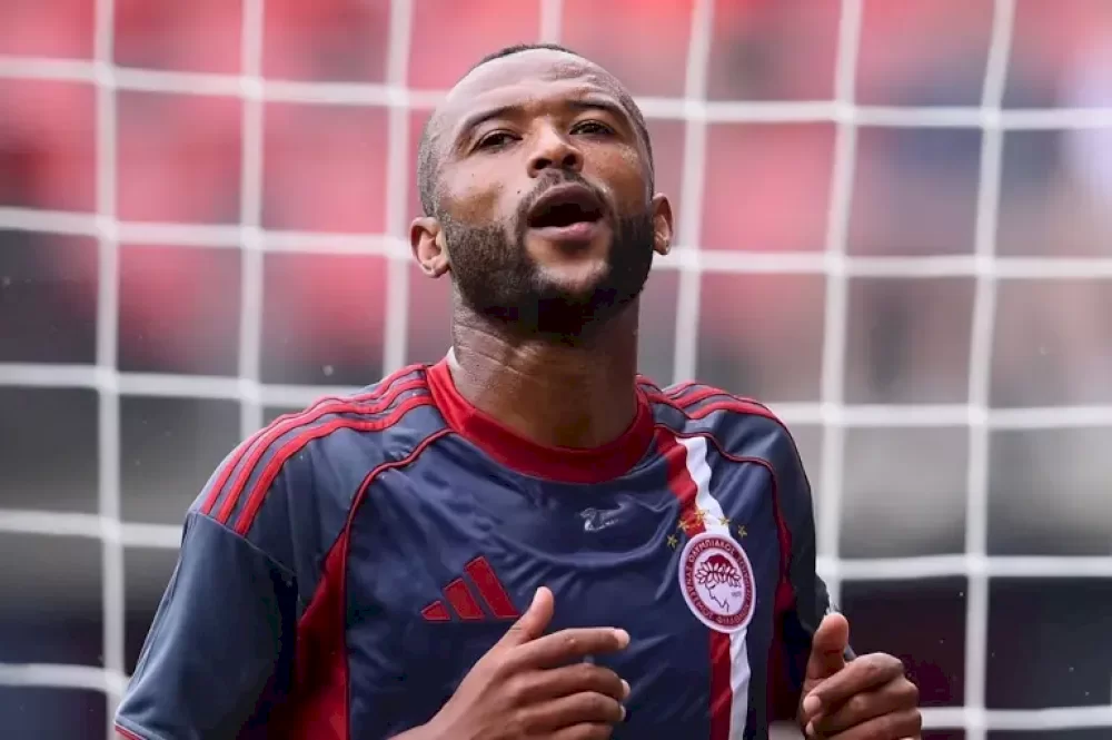 alkmaar-–-olympiakos-0-2:-o-el-kaampi-petouse-foties,-o-pnevmonidis-elampse-ksana-kai-oi-erythrolefkoi-synechizoun-entyposiaka-sta-filika