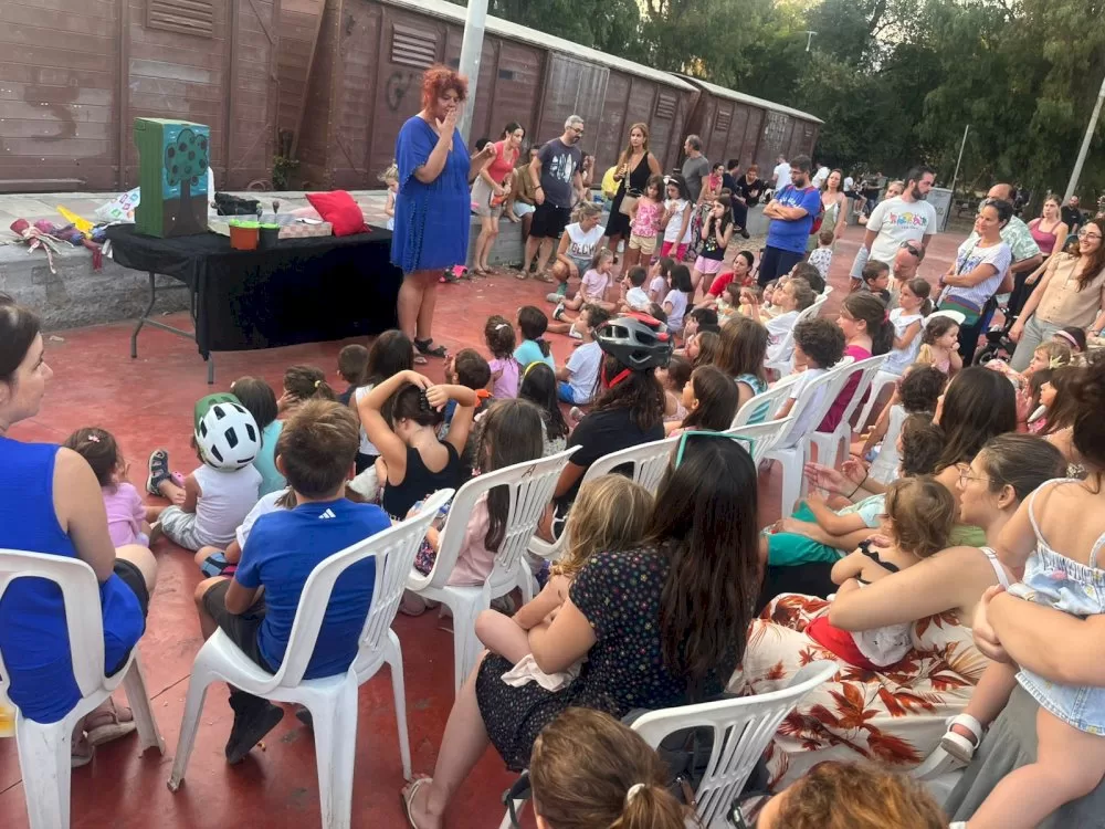 me-parastasi-kouklotheatrou-synechistike-to-paidiko-politistiko-festival