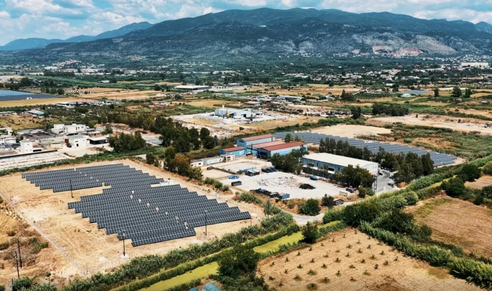 oloklirothike-i-egkatastasi-ton-dyo-fotovoltaikon-stathmon-ischyos-2mw-tis-deva-kalamatas-–-syndethike-me-to-diktyo-ilektrodotisis