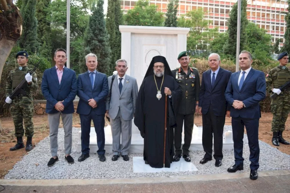 apokalyptiria-stin-kalamata-tou-mnimeiou-pesonton-efedron-aksiomatikon
