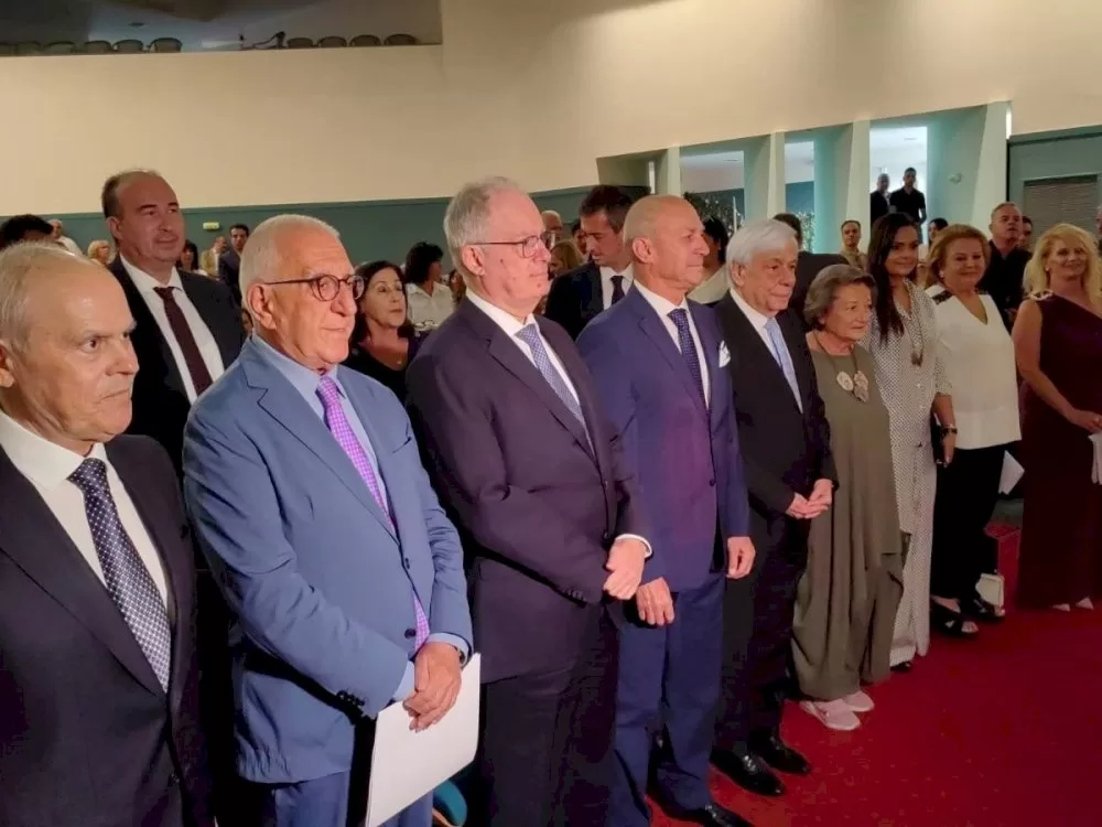 egkainia-tou-mouseiou-anna-synodinou-sto-loutraki,-ypo-tin-aigida-tis-perifereias-peloponnisou