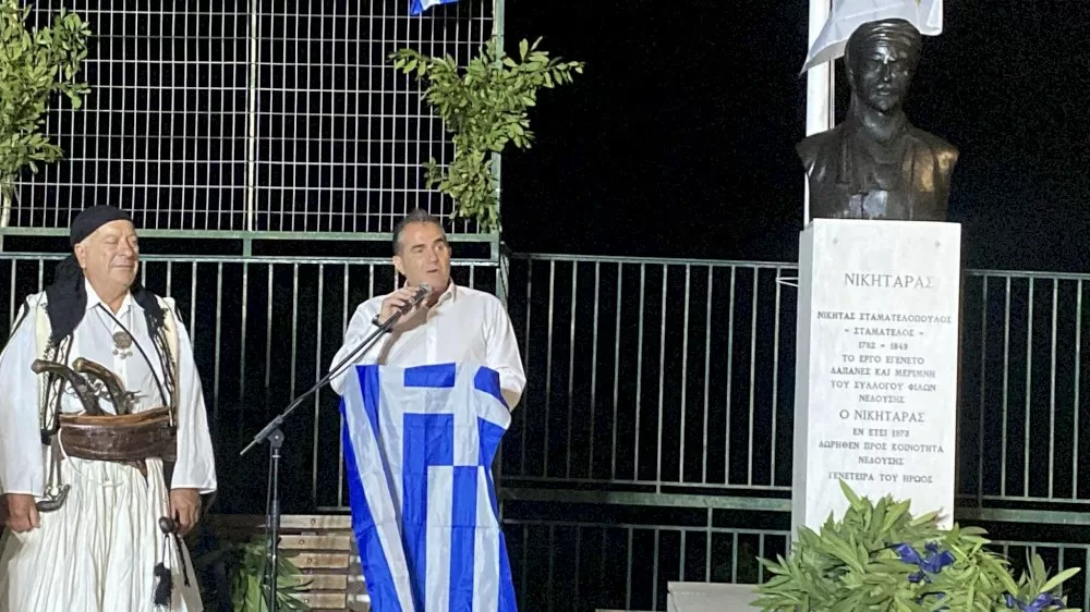 plithos-kosmou-stin-ekdilosi-gia-ton-nikitara-sti-nedousa