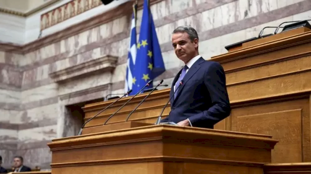 pothen-esches-kyriakou-mitsotaki:-26-akinita-kai-eisodimata-82.940-evro