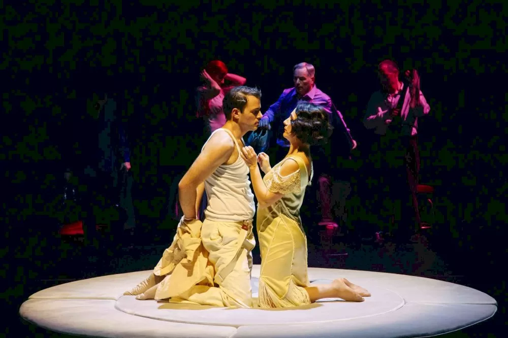 ton-noemvrio-i-ethniki-lyriki-skini-taksidevei-stin-kalamata ton-noemvrio-i-ethniki-lyriki-skini-taksidevei-stin-kalamata