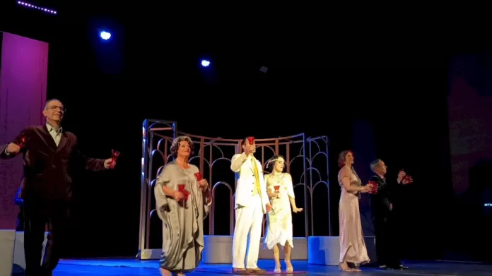 “h-ethniki-lyriki-skini-taksidevei-stin-kalamata”-enthousiase-to-koino-i-opereta-“thelo-na-do-ton-papa”