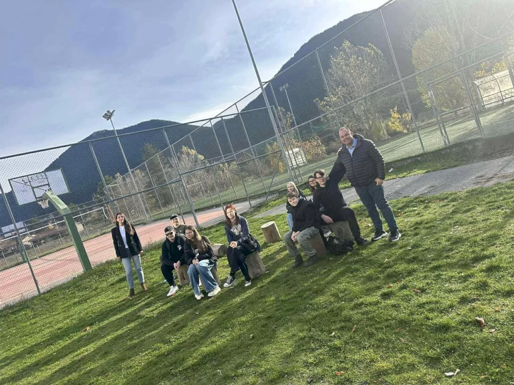 scholiki-epeteiaki-ekdilosi-gia-to-polytechneio-sta-scholeia-tis-vytinas