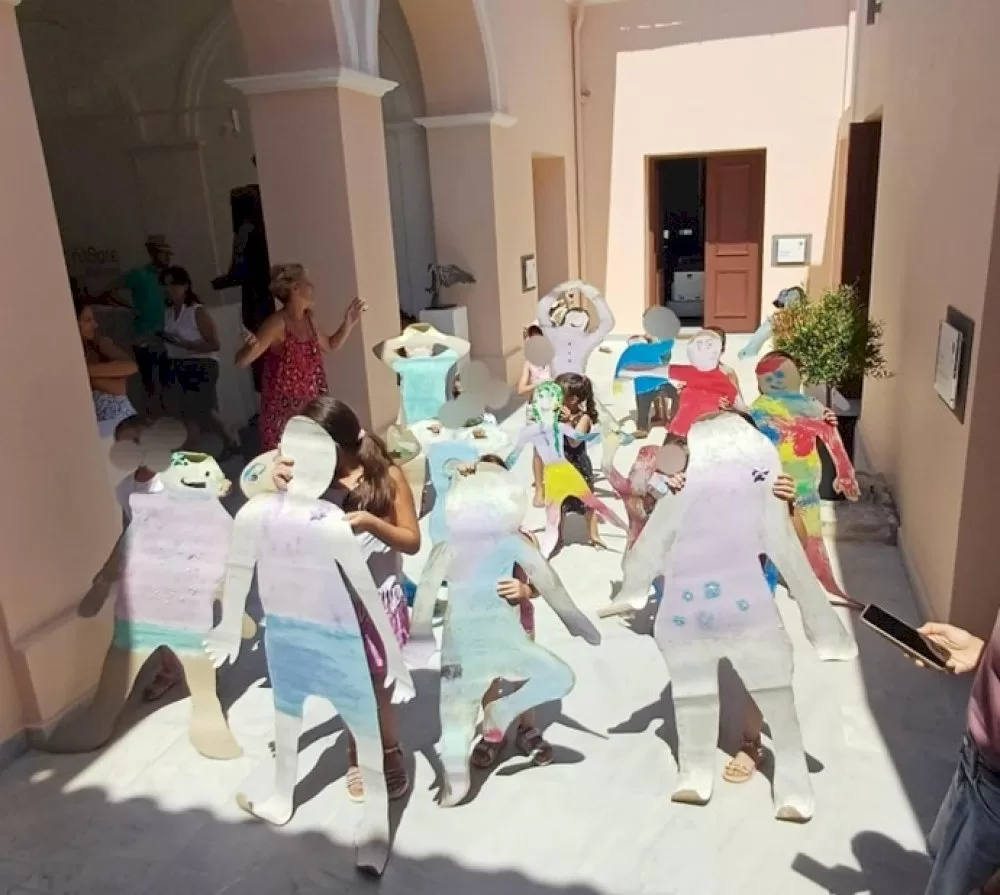 deltio-typou-ego-mia-gigantokoukla!